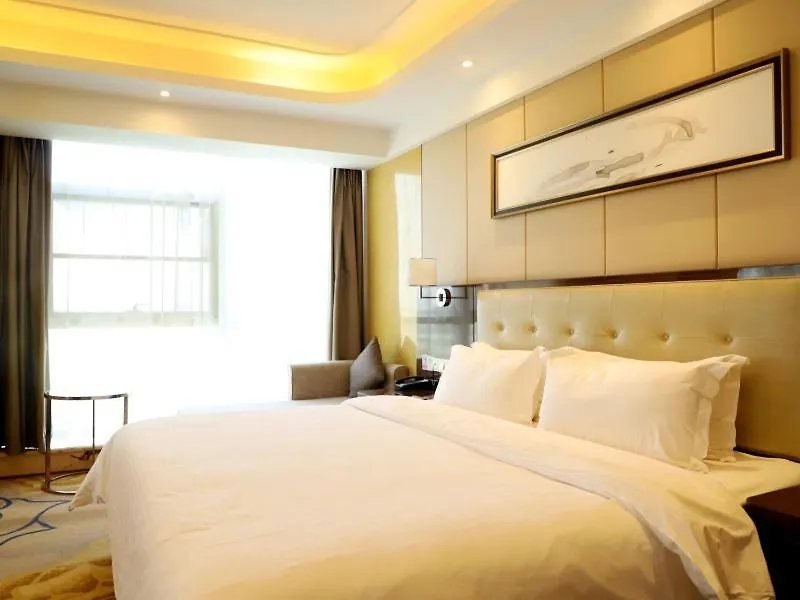 Greentree Inn Zhumadian High-Speed Rail Station Square Store